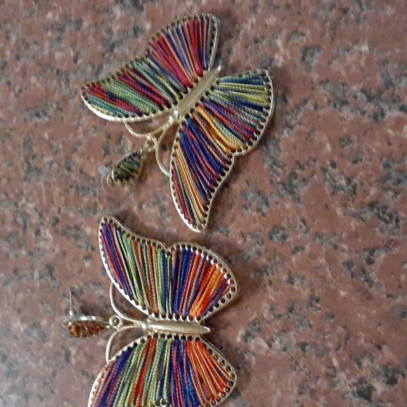 Gorgeous  butterfly pierced earrings! - Picture 3 of 3
